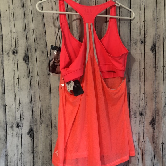 Abercrombie & Fitch  Athletic workout top - Picture 2 of 10
